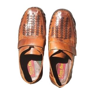 NWOT-Lions Den leather dress shoes